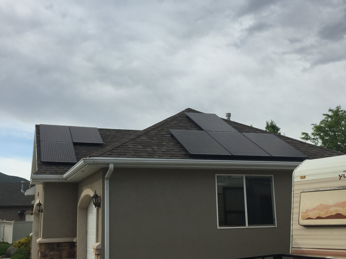 highland-solar-panel-installation-solarworld-sw285-panels-solaredge-se7600aus-inverter-p300-optimizers