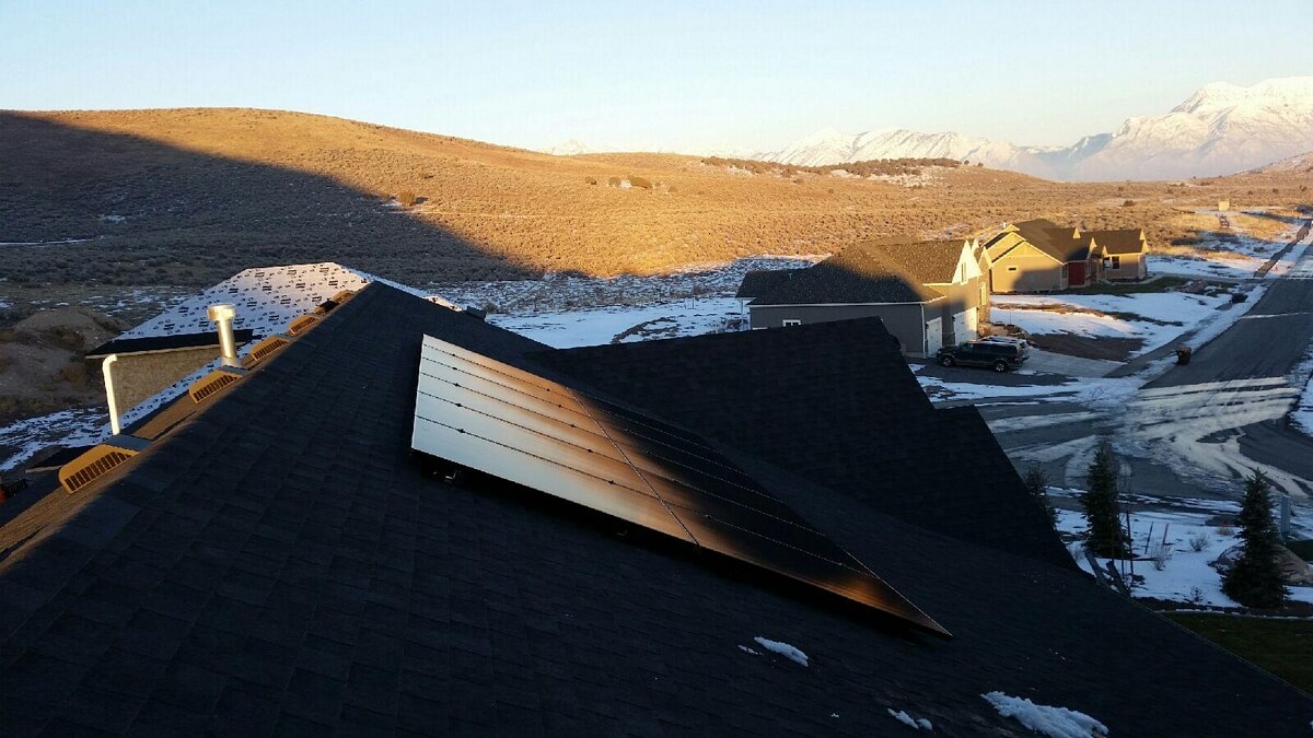 redstone-solar-eagle-mountain-utah-solar-installation-lg300n1kg4-panels-solaredge-se10000aus-inverter-p320-optimizers